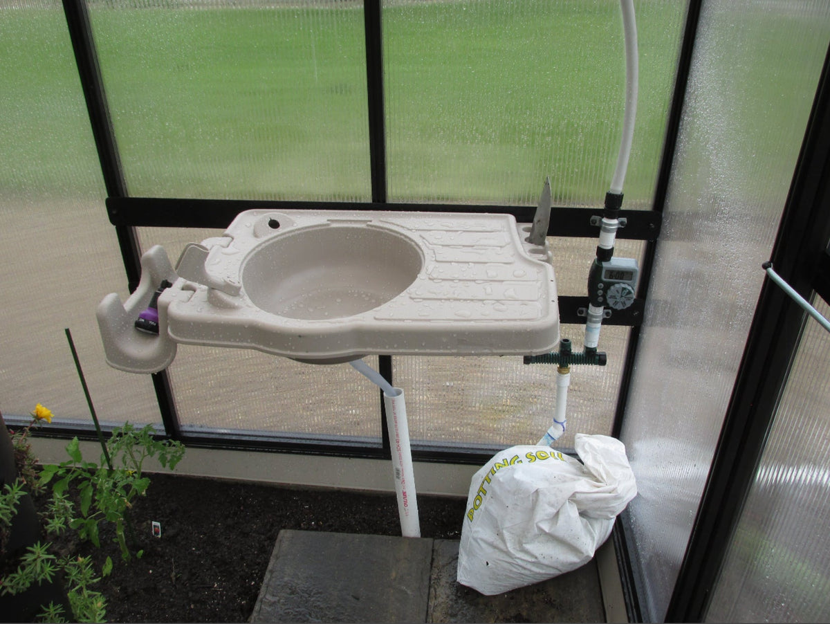 Outdoor Sink For MONT™ Greenhouses